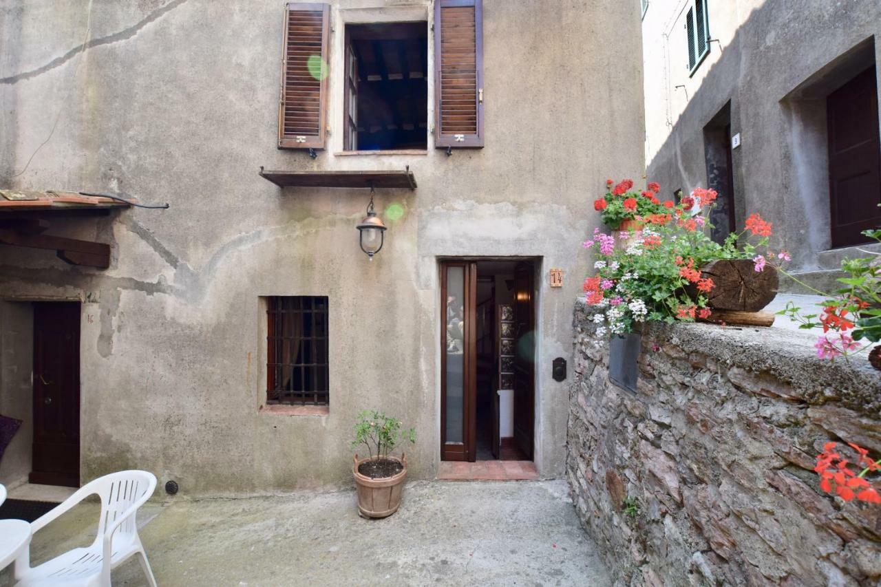 Villa Luciano E Norma House Il Rustico Gerfalco Exterior foto